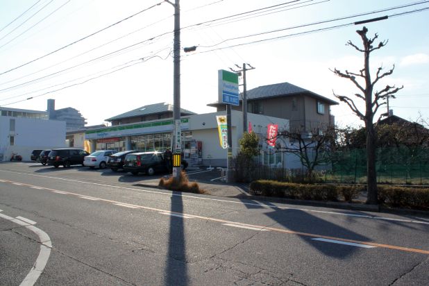 Convenience store. FamilyMart Hiroshima Inokuchidai store up (convenience store) 590m