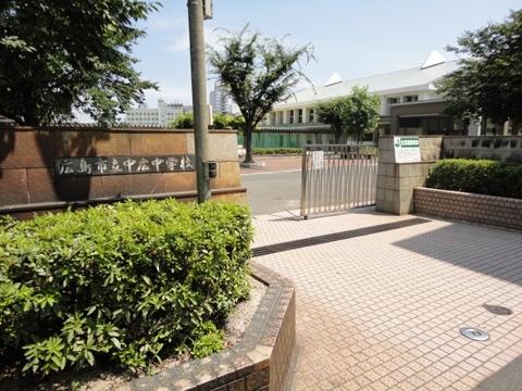 Junior high school. Nakahiro 1868m until junior high school