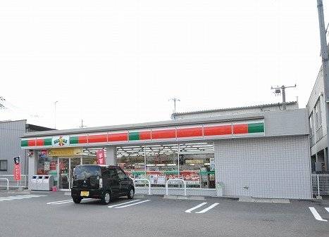 Convenience store. Thanks Hiroshima Iguchi store up (convenience store) 245m