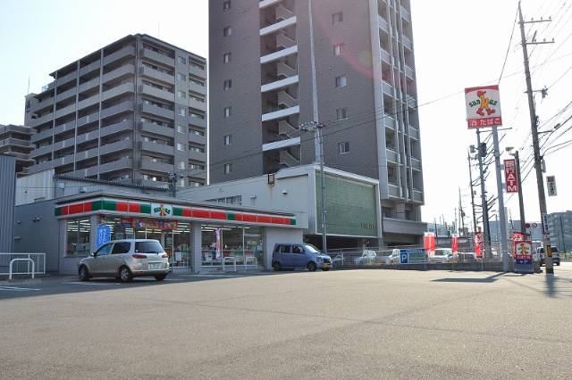 Convenience store. Thanks Hiroshima Inokuchimyojin store up (convenience store) 448m