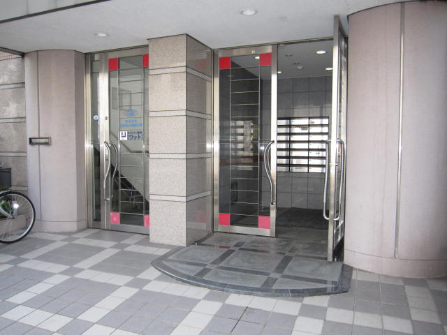 Entrance.  ☆ Luxurious entrance.