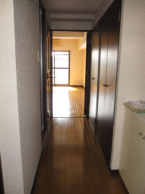 Entrance.  ☆ There is a storage in the hallway ☆ Unusual Desuyo. Worth seeing! !