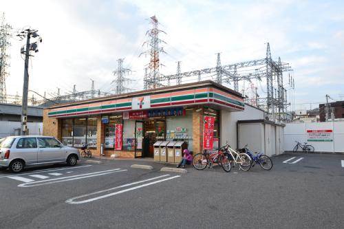 Convenience store. Seven-Eleven Hiroshima Kusatsuhigashi 2-chome up (convenience store) 204m