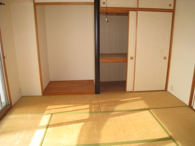 Living and room. Warm Japanese-style room of good per yang