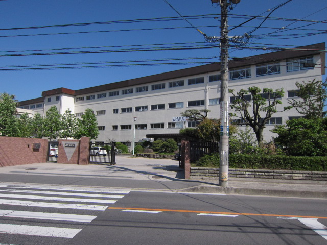 Junior high school. Kogonaka 720m to school (junior high school)