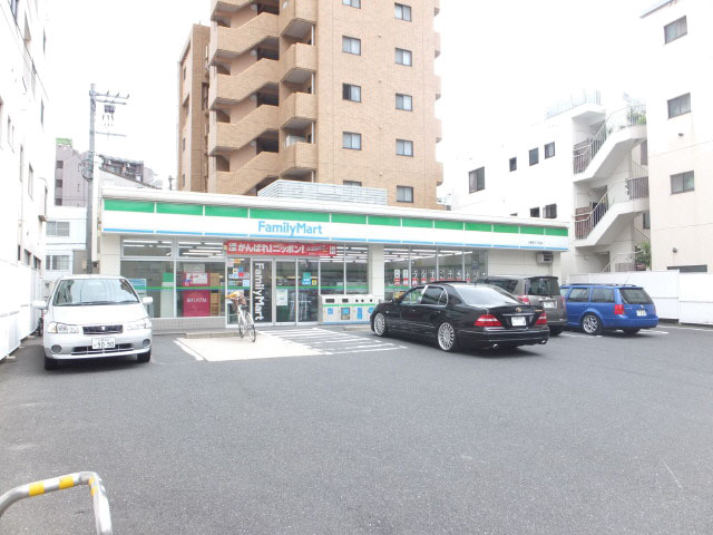 Convenience store. FamilyMart Misasa-cho, three-chome up (convenience store) 147m