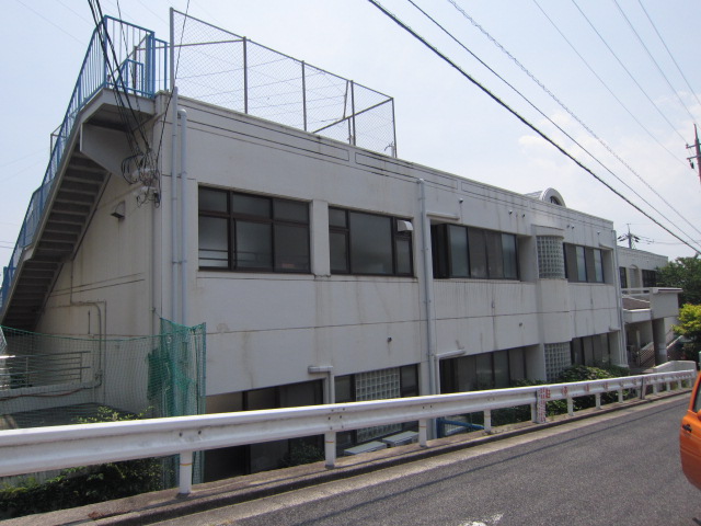 kindergarten ・ Nursery. Inokuchidai Sion kindergarten (kindergarten ・ 135m to the nursery)