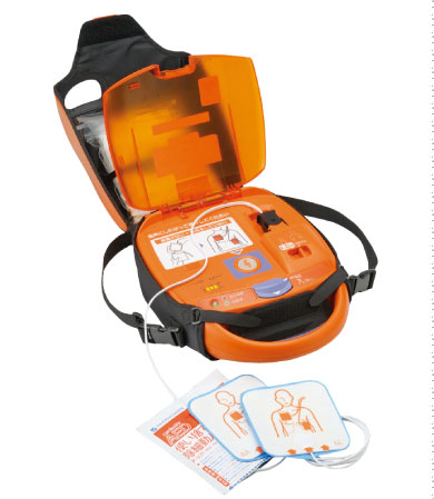 Common utility.  [Secom ・ AED package service] In <Verdi Oshibakoen [Blanche]>, Introduced the AED (automated external defibrillator) for lifesaving give an electric shock to the victim fell down in ventricular fibrillation.