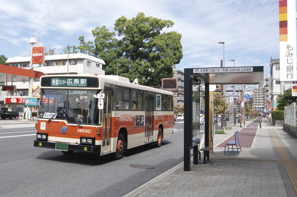Building structure. "Omiya" bus stop 4-minute walk! ! Weekdays Hiroshima Bus Center ・ Hatchobori ・ 119 this day to Hiroshima Station direction, 7:00 am ・ The 8 o'clock there is a bus service of 23 this, The more of a comfort there is little waiting time