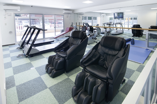 Building structure. Full-fledged fitness machines such as a program Walker and programs bike, Offer a fitness room with a massage chair. It will contribute to health management! (free, Same specifications)