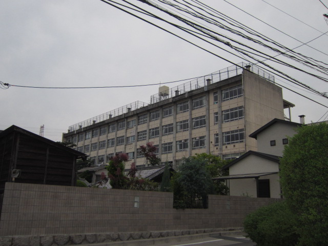 Primary school. Furuta to elementary school (elementary school) 496m