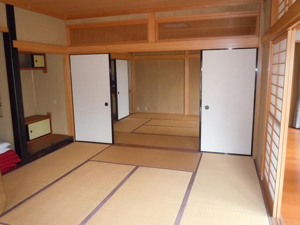 Non-living room. Wide ~ Have Japanese-style room 8 quires +8 pledge