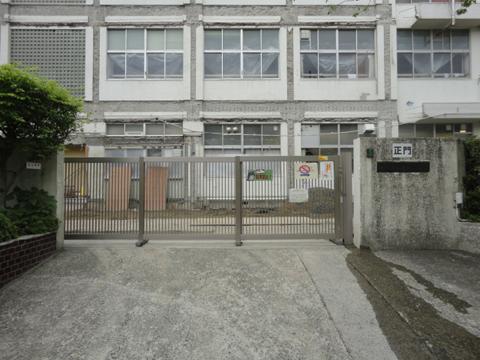 Primary school. Kougo until elementary school 537m