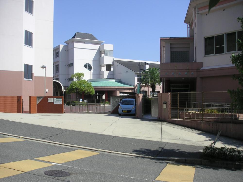 Primary school. 733m to Hiroshima City Takasu Elementary School