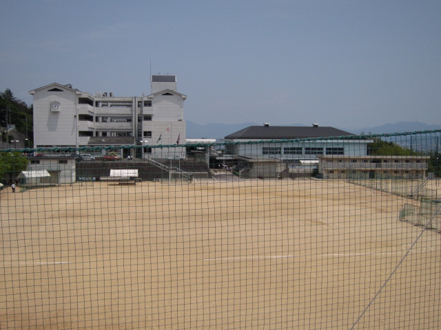 Junior high school. Inokuchidai 350m until junior high school (junior high school)