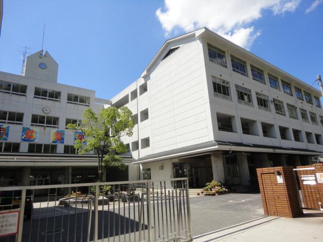 Junior high school. Inokuchidai 378m until junior high school