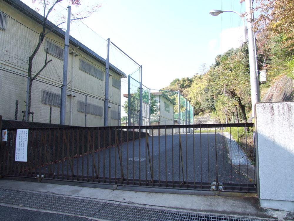 Junior high school. 1228m to Hiroshima Municipal Koiue junior high school