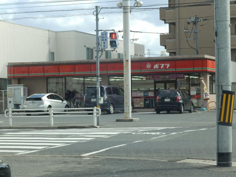 Convenience store. 583m to poplar Minamikan'on shop