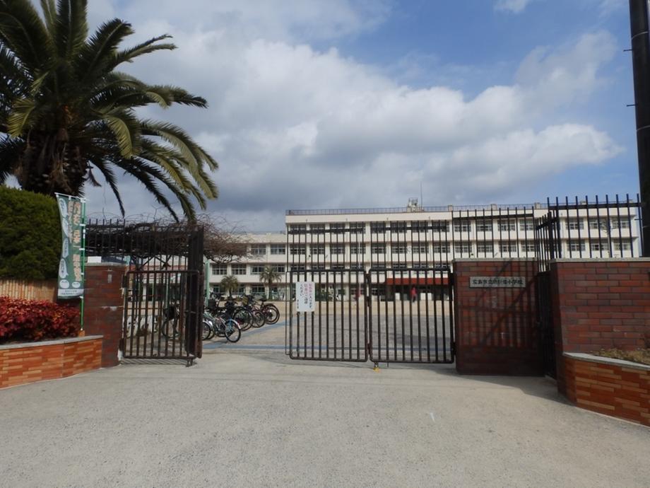 Primary school. 618m to Hiroshima Municipal Minamikan'on Elementary School