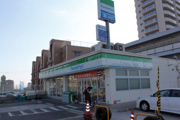 Convenience store. FamilyMart Inokuchisuzugadai store up (convenience store) 470m