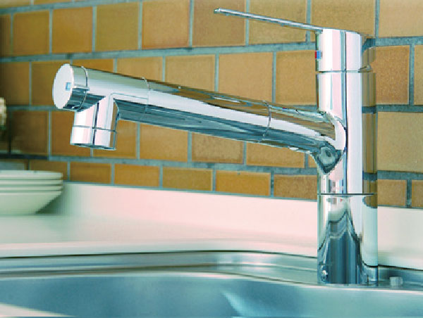 Kitchen.  [Water purifier integrated mixing faucet] Water purification ・ hot water ・ In addition to the water, Integrated a convenient hand shower function. Also shower in front lever ・ Raw water ・ You can choose a water purification easy.