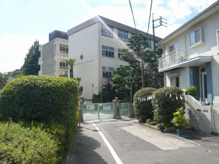 Primary school. 872m to Hiroshima City Museum of Koi Primary School