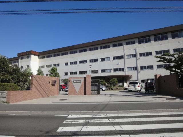 Junior high school. Hiroshima City Museum of Kogonaka 1161m to school