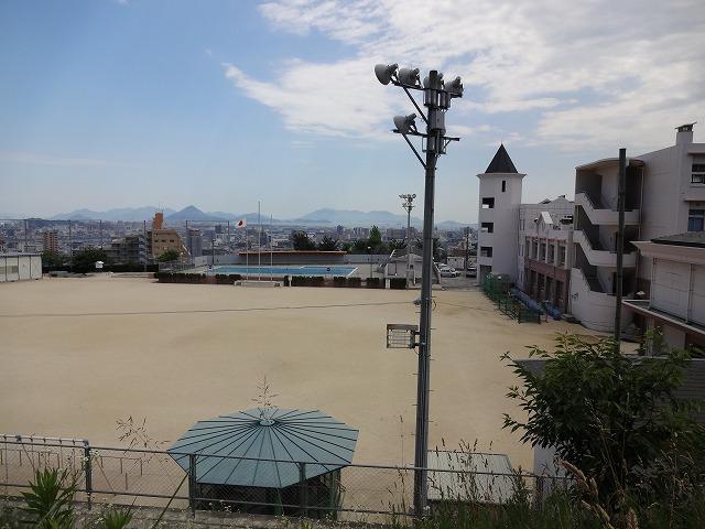 Primary school. 686m to Hiroshima City Takasu Elementary School