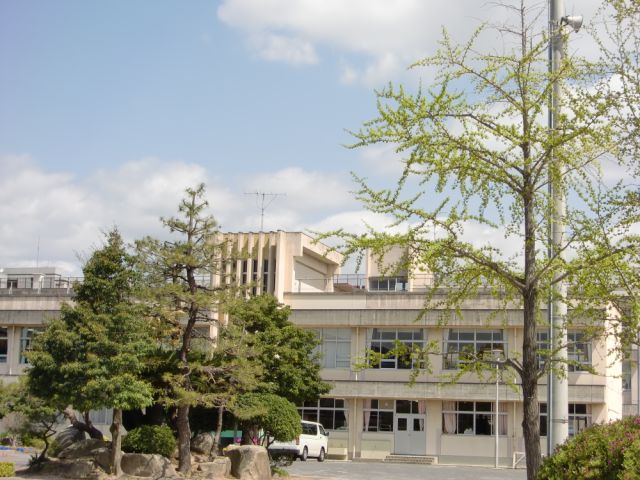 Primary school. 780m up to municipal Kannon elementary school (elementary school)