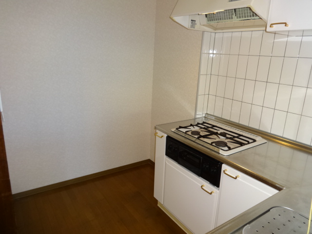 Kitchen.  ☆ There is a refrigerator yard ☆