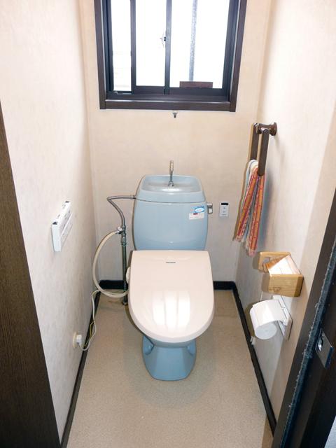 Toilet. 2F toilet