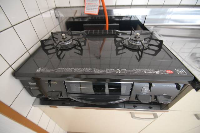 Kitchen. Two-burner stove