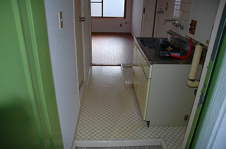 Kitchen. It is recommended Listing to a student's.