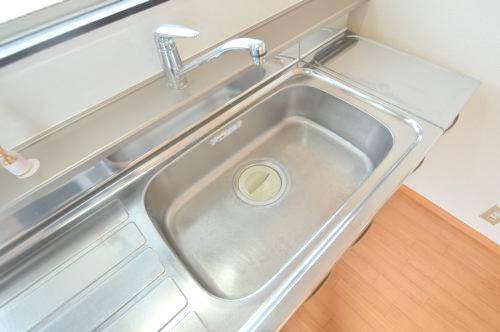 Kitchen. Kitchen table sink