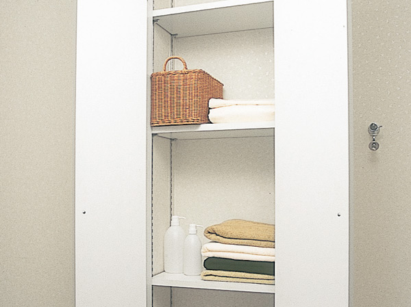 Bathing-wash room.  [Linen cabinet] A convenient linen box provided on the storage of linen and change of clothes, such as a towel, Wash room is always clean. Handy shelf of movable.