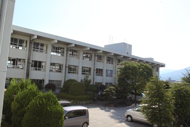 Primary school. 500m to Hiroshima Municipal Itsukaichi Higashi elementary school (elementary school)