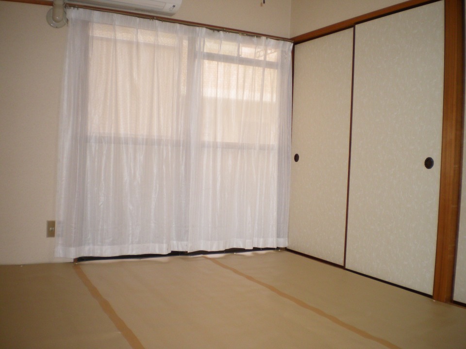 Living and room. Even if there is no parking walk to JR Itsukaichi 12 minutes.