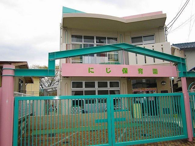 kindergarten ・ Nursery. Rainbow nursery school (kindergarten ・ 889m to the nursery)