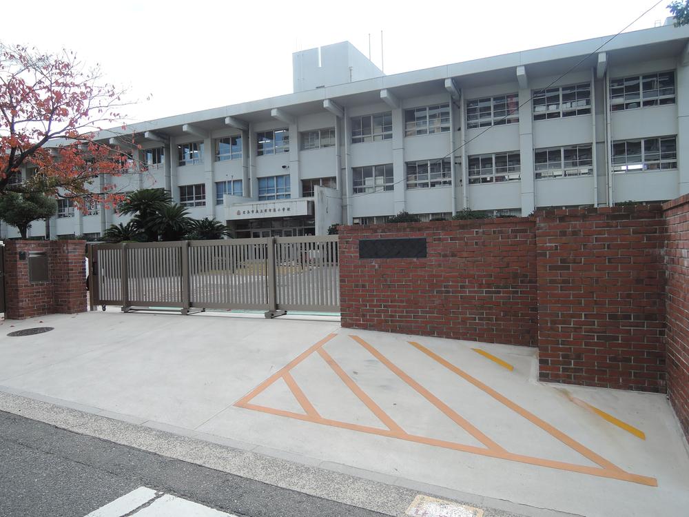 Primary school. 768m to Hiroshima Municipal Itsukaichi Higashi Elementary School