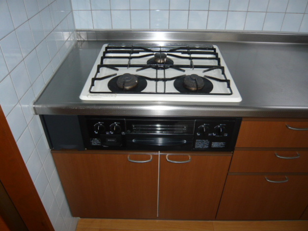 Kitchen. 3-neck gas stove with system Kitchen