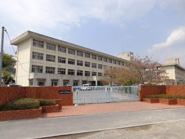 Primary school. 1102m to Hiroshima Municipal Misuzugaoka Elementary School