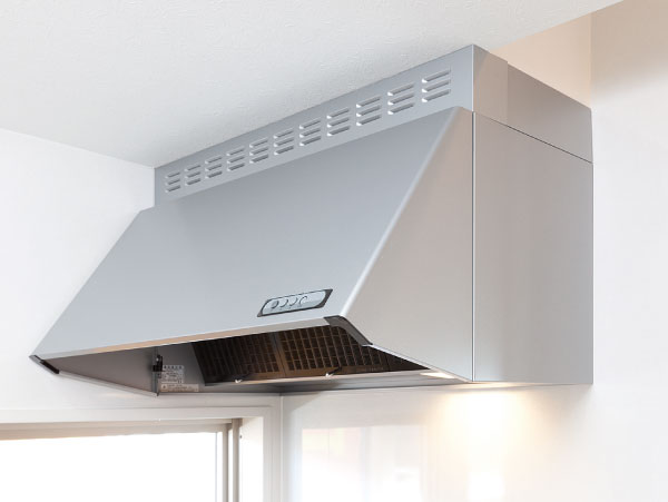 Kitchen.  [Range food] Set up a stylish large range hood. It repels oil stains in polka dots, Since wiped off in a state in which the float was, Labor and time, it can reduce cleaning.  ※ Top curtain plate portion is different.