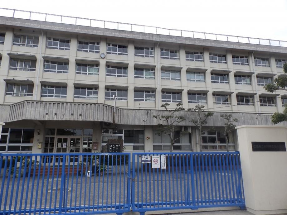 Primary school. 708m to Hiroshima Municipal Itsukaichi Central Elementary School