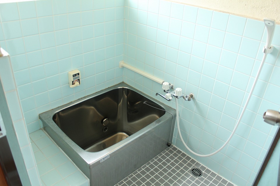 Bath. Stainless steel bath is extra insulation is long-lasting!