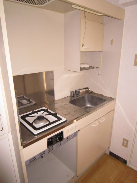 Kitchen. It is with gas stove ☆