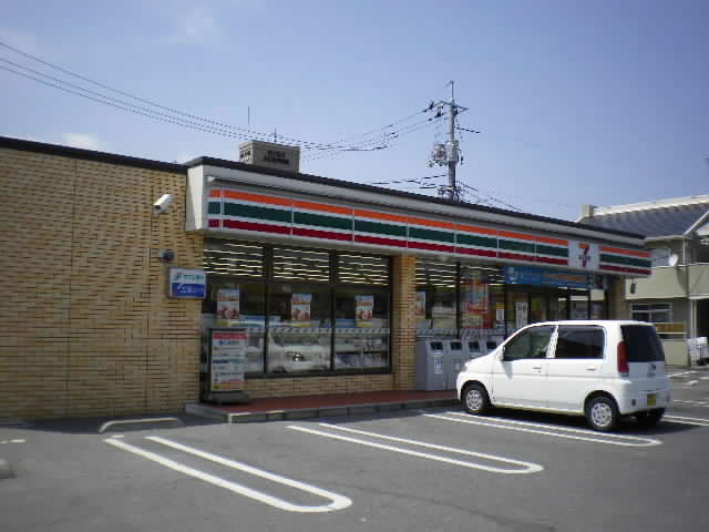 Convenience store. Seven-Eleven Hiroshima Itsukaichi thousand same store (convenience store) to 556m