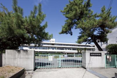 Primary school. 500m to Hiroshima Municipal Itsukaichi Elementary School