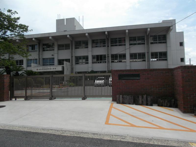 Primary school. 776m to Hiroshima Municipal Itsukaichi Higashi Elementary School