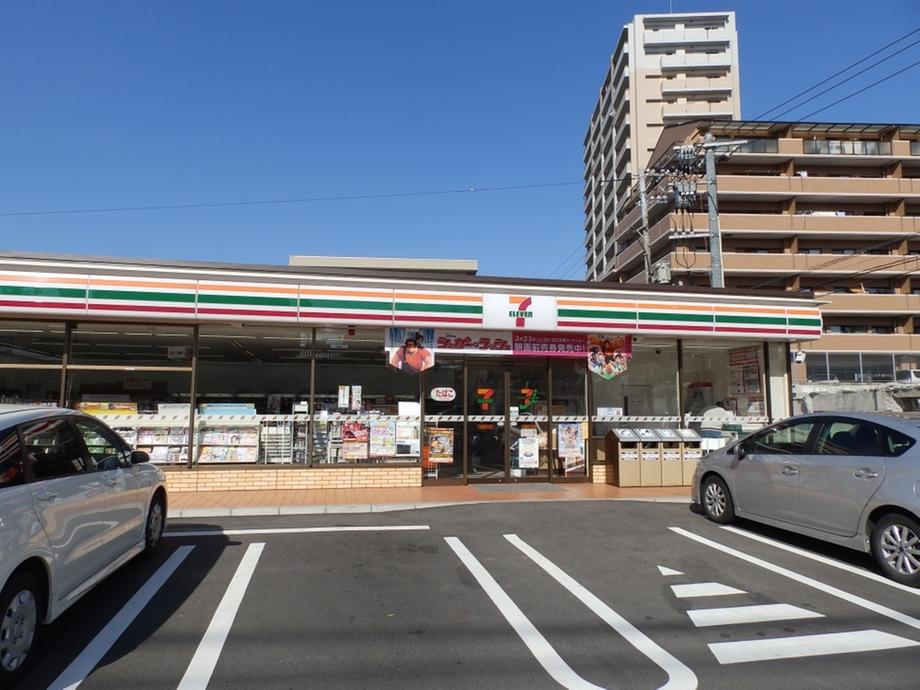 Convenience store. Seven - 663m up to Eleven Hiroshima Minaga 3-chome