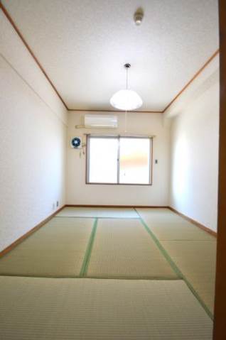 Other room space. Japanese-style room 6 tatami